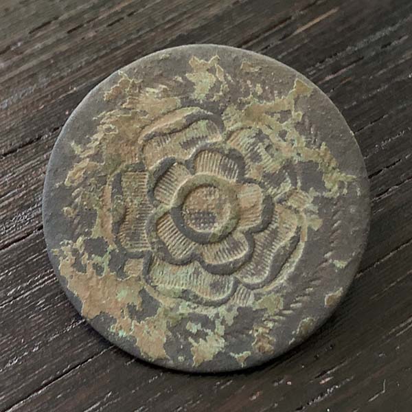 Tudor Rose Flat Button IMG 5991
